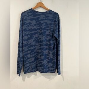 Lululemon Metal Vent Breathe Long 
Surface Tempest BlueMidnight Men L